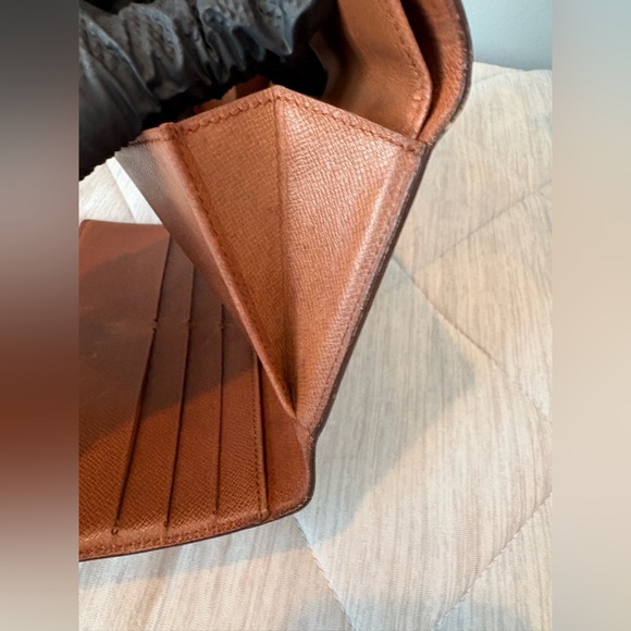 VINTAGE Louis Vuitton International Wallet - 9002 - Picture 8 of 15